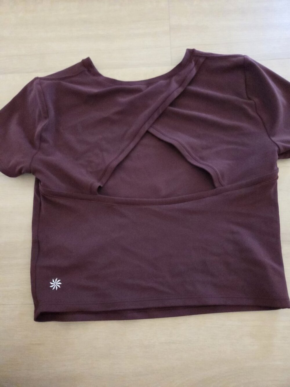 Athleta Transcend Open Back Crop Tee Burgundy In Size Small. EUC